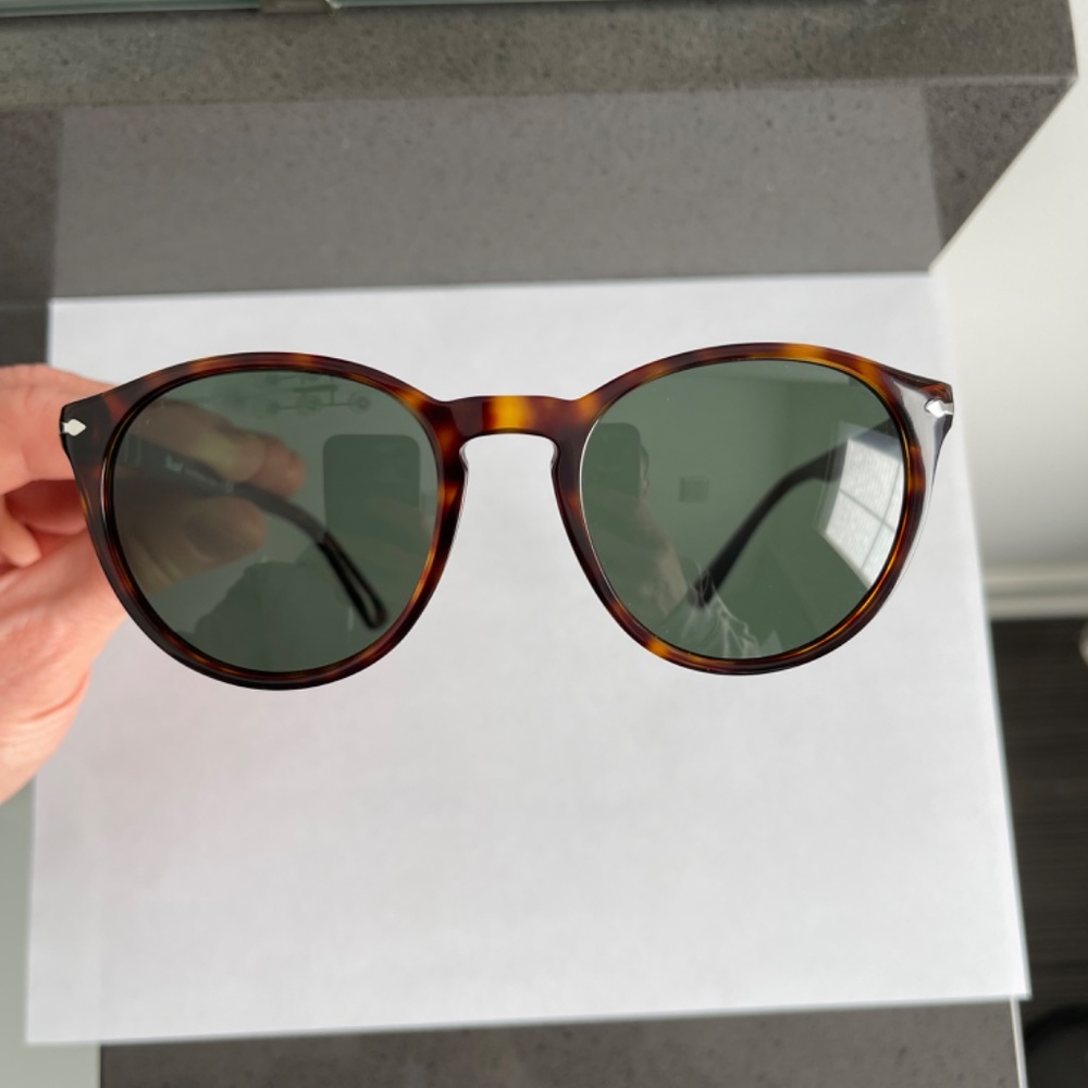 Brand New - Persol PO3152S  52mm Dark Tortoise / Grey Lenses New Sunglasses - Picture 13 of 13